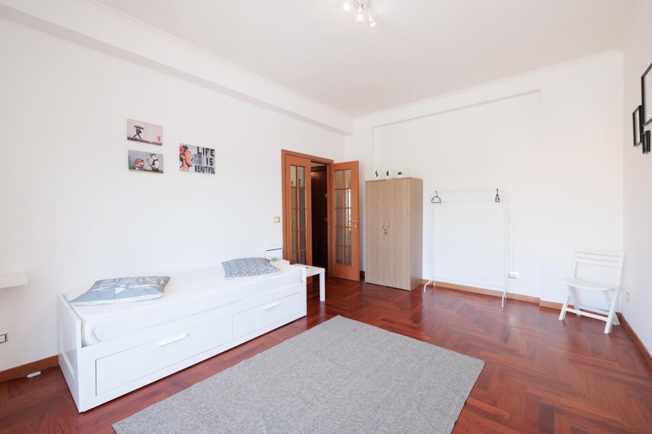 Central House Lido di Ostia Luaran gambar
